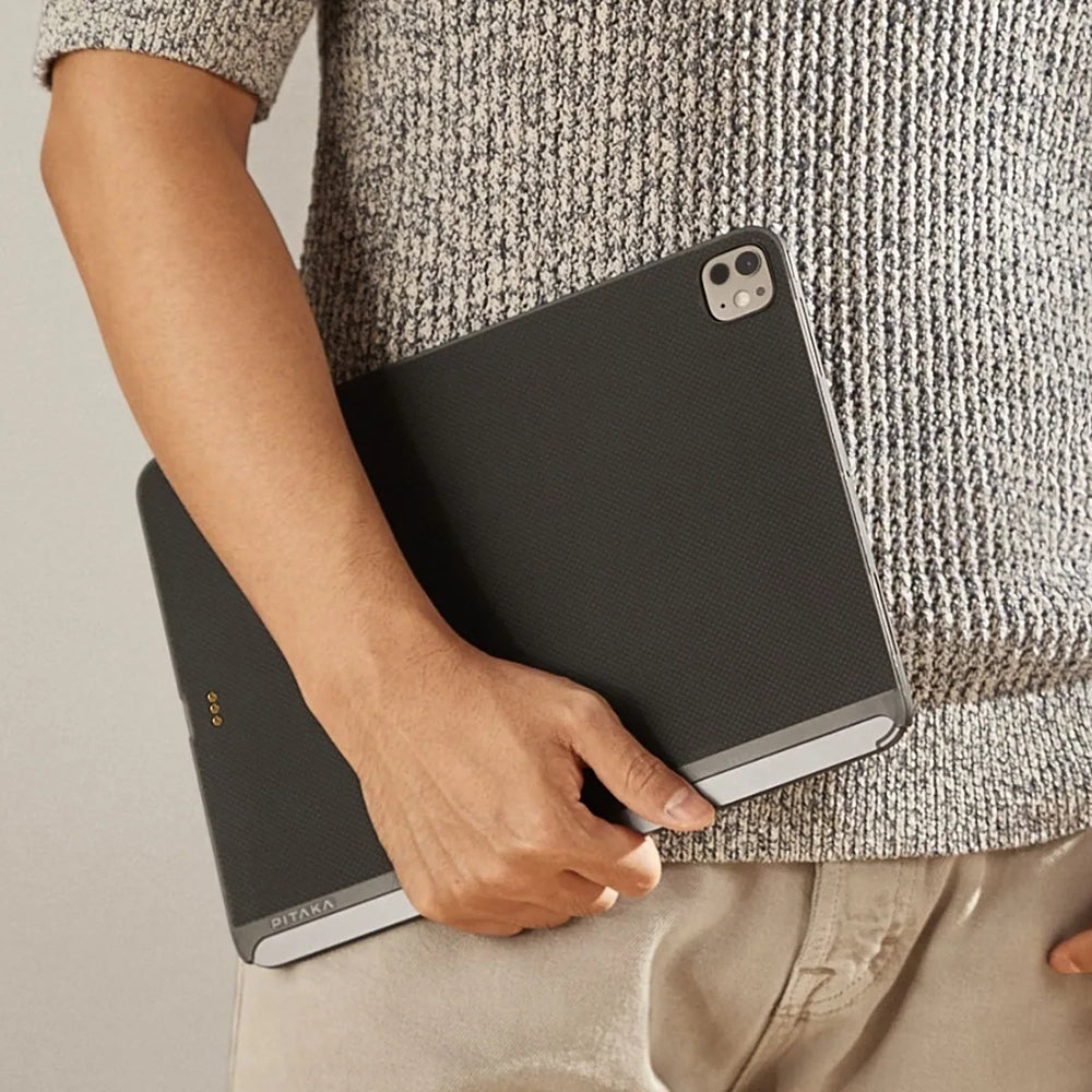 iPad Pro 13 2025 M5 Kılıf Aramid Fiber Pitaka Ultra-Slim Classic Serisi Tablet Kılıf