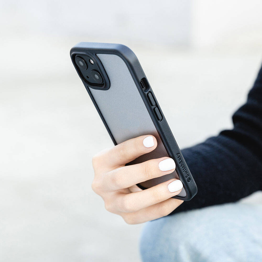 iPhone 13 Kılıf Ultra İnce Şok Önleyicili Lisanslı Switcheasy Aero Plus Kılıf