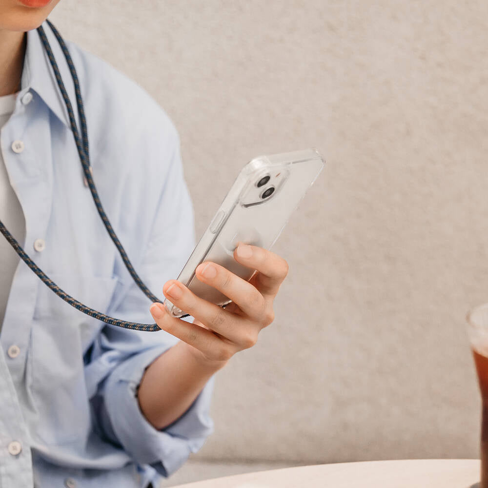 iPhone 14 Kılıf Boyun Askılı Şok Önleyicili Şeffaf Lisanslı Switcheasy Play Kılıf