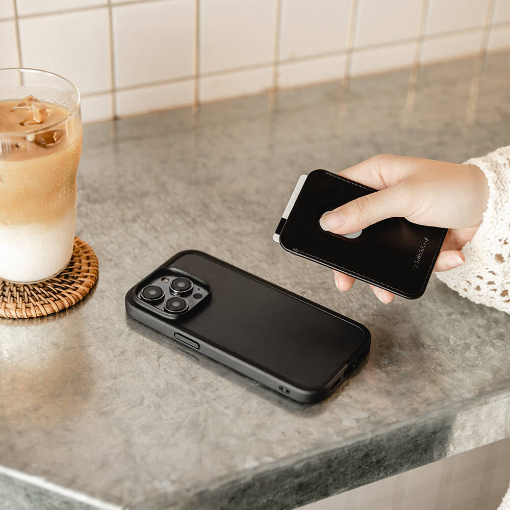 iPhone 14 Kılıf Ultra İnce Şok Önleyicili Lisanslı Switcheasy Aero Plus Kılıf