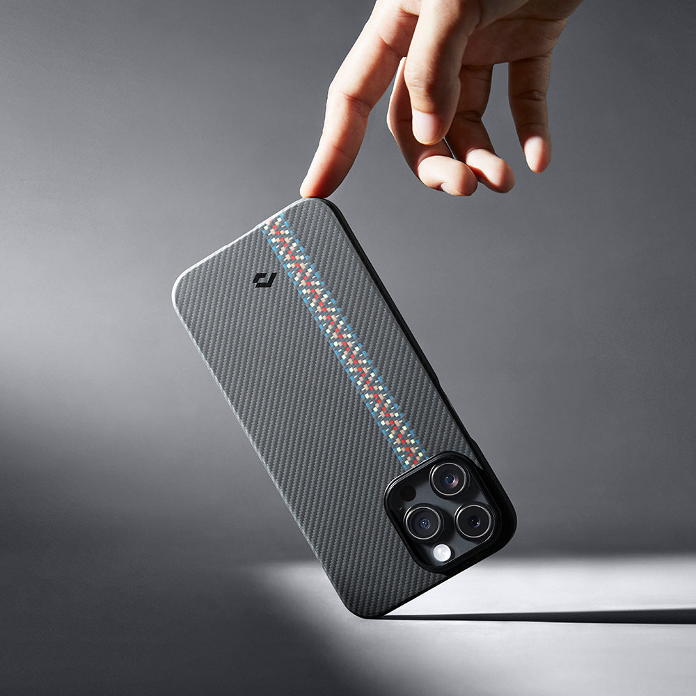 iPhone 14 Pro Kılıf M-safe Şarj Özellikli 600D Aramid Karbon Fiber Pitaka Tactile Woven Orchestra Serisi Rhapsody Kılıf