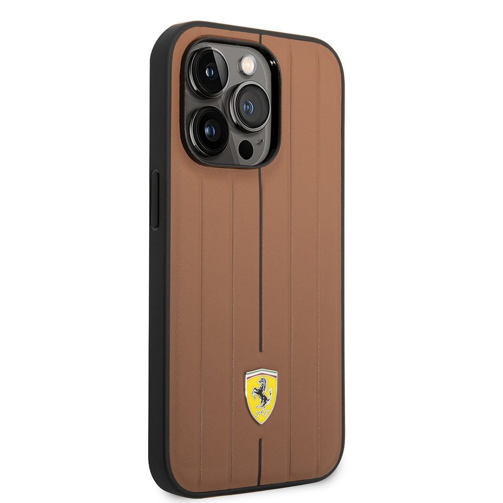 iPhone 14 Pro Max Kılıf Ferrari Orijinal Lisanslı Deri Arka Yüzey Metal Logolu Şerit Tasarımlı Kılıf