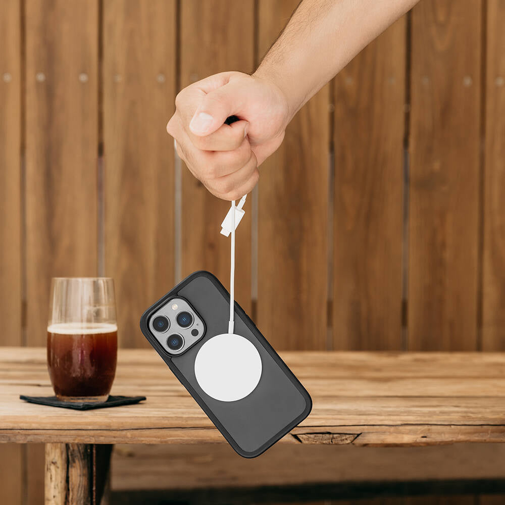 iPhone 14 Pro Max Kılıf Ultra İnce Şok Önleyicili Lisanslı Switcheasy Aero Plus Kılıf