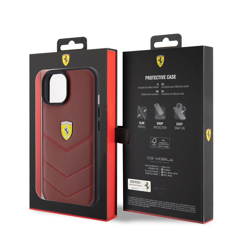 iPhone 15 Kılıf Ferrari Orijinal Lisanslı Deri Dikişli Arka Yüzey Metal Logo Tasarımlı Kılıf