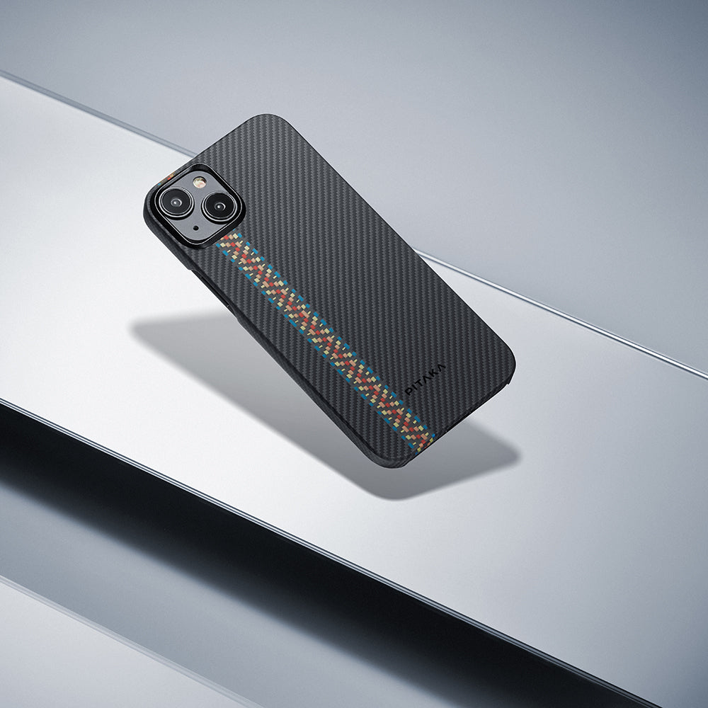 iPhone 15 Kılıf M-safe Şarj Özellikli 600D Aramid Karbon Fiber Pitaka Tactile Woven Orchestra Serisi Rhapsody Kılıf