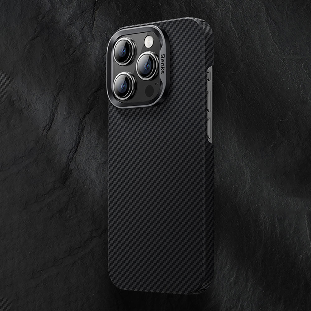 iPhone 15 Plus Kılıf M-safe Özellikli Karbon Fiber Benks Essential ArmorAir 600D Kevlar Kılıf