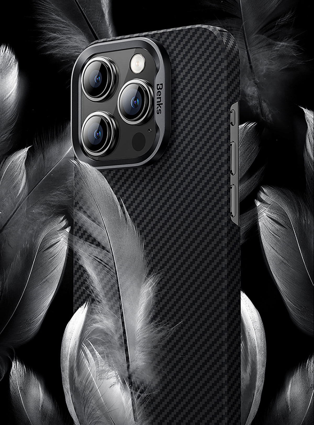 iPhone 15 Plus Kılıf M-safe Özellikli Karbon Fiber Benks Essential ArmorAir 600D Kevlar Kılıf