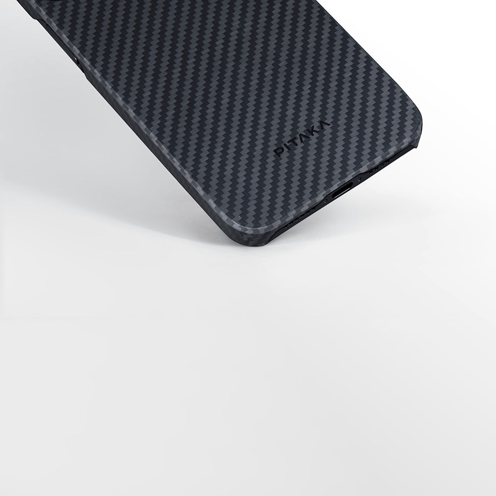 iPhone 15 Plus Kılıf M-safe Şarj Özellikli 1500D Aramid Karbon Fiber Pitaka Ultra-Slim Classic Serisi Black-Grey Twill Kılıf