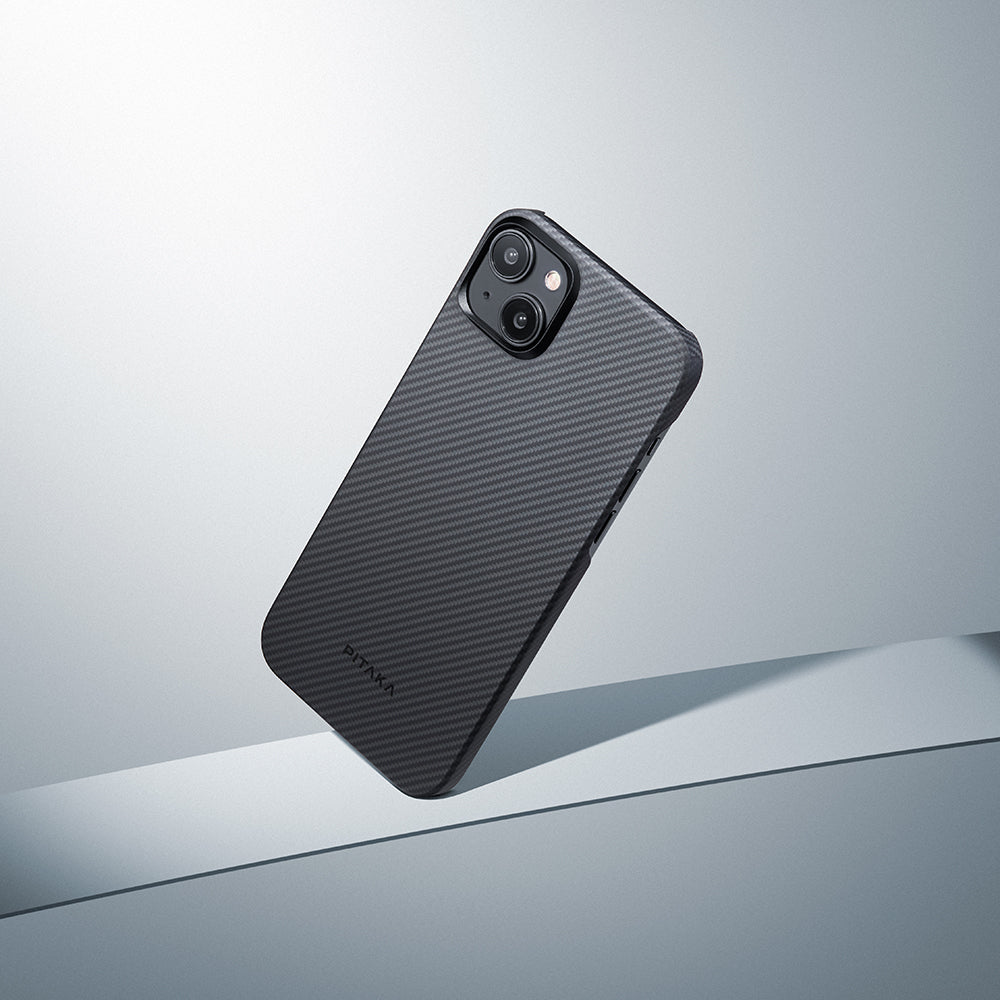 iPhone 15 Plus Kılıf M-safe Şarj Özellikli 600D Aramid Karbon Fiber Pitaka Ultra-Slim Classic Serisi Black-Grey Twill Kılıf