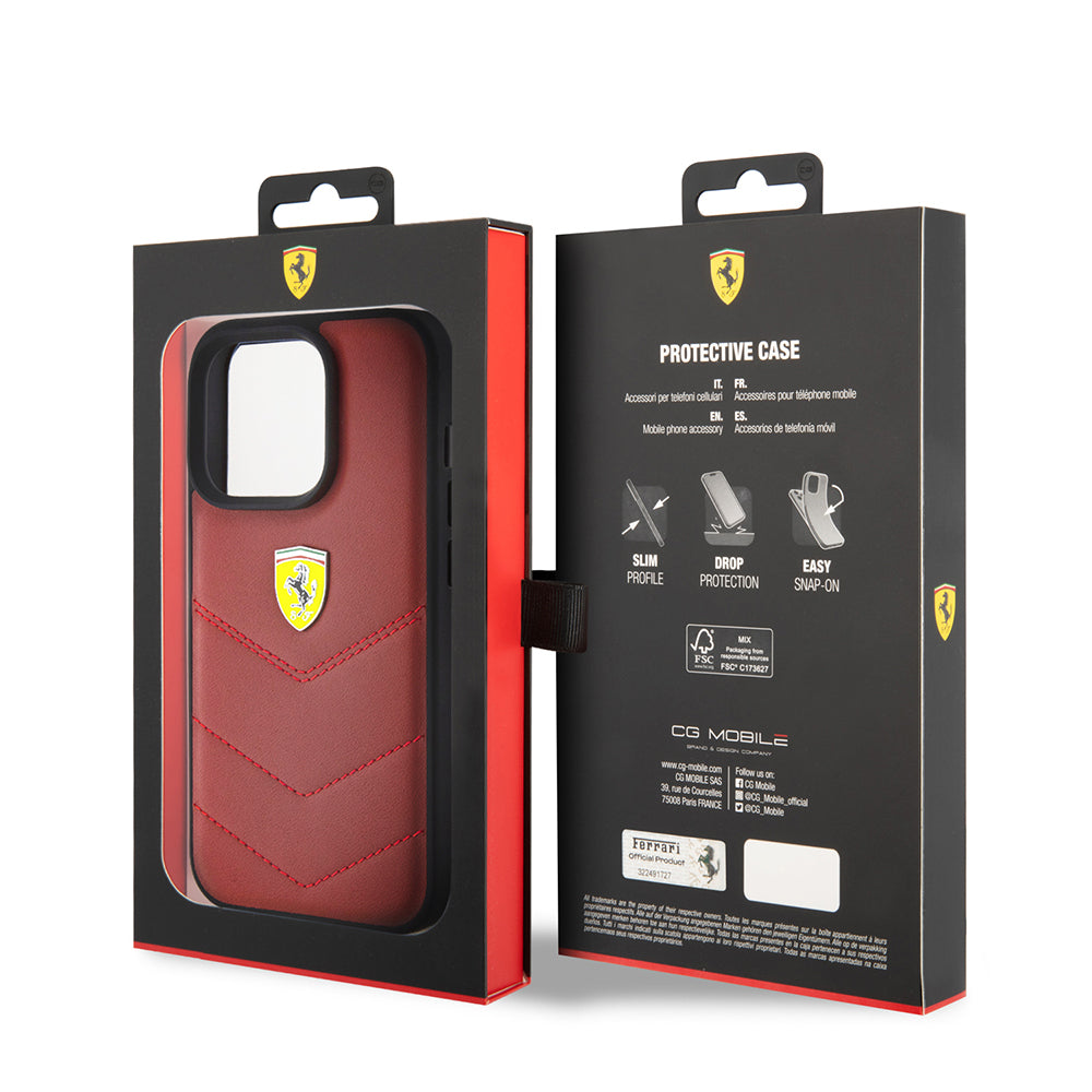 iPhone 15 Pro Kılıf Ferrari Orijinal Lisanslı Deri Dikişli Arka Yüzey Metal Logo Tasarımlı Kılıf