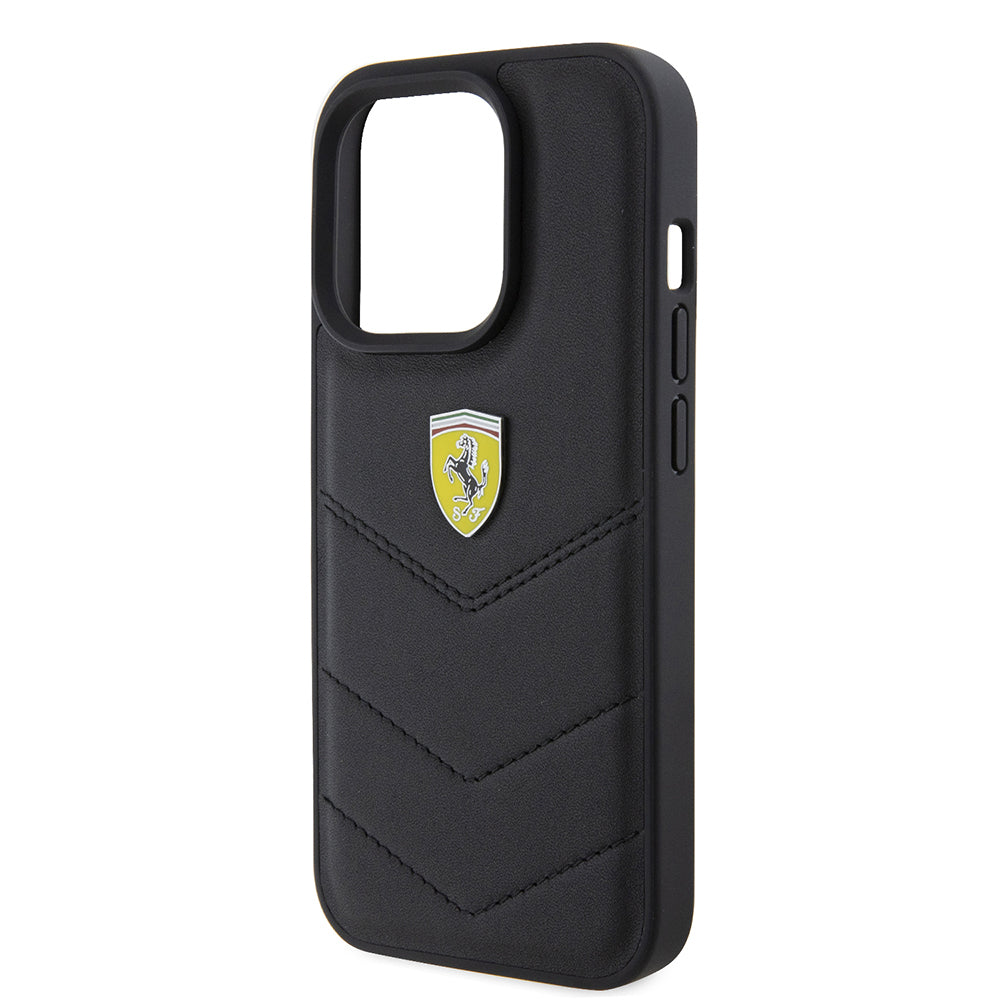 iPhone 15 Pro Kılıf Ferrari Orijinal Lisanslı Deri Dikişli Arka Yüzey Metal Logo Tasarımlı Kılıf