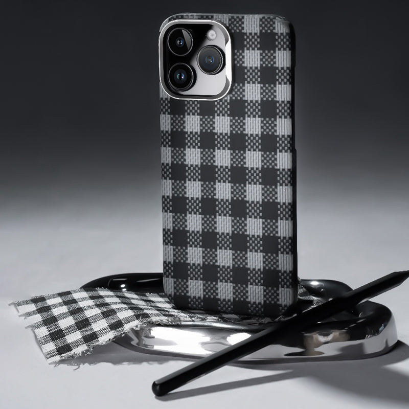 iPhone 15 Pro Kılıf M-safe Şarj Özellikli Ekose Tasarımlı Benks ArmorVichy Kevlar Kılıf