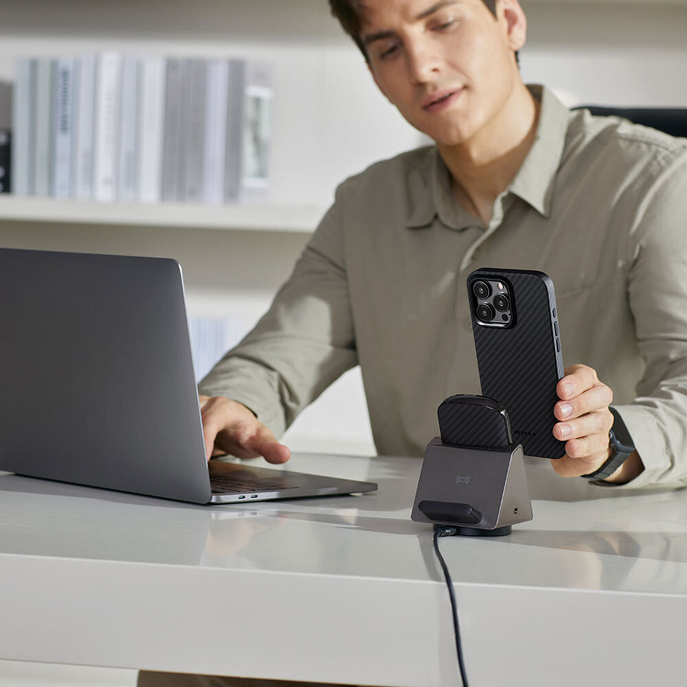 iPhone 15 Pro Kılıf M-safe Şarj Özellikli 1500D Aramid Karbon Fiber Pitaka Military-Grade Classic Serisi Black-Grey Twill Kılıf