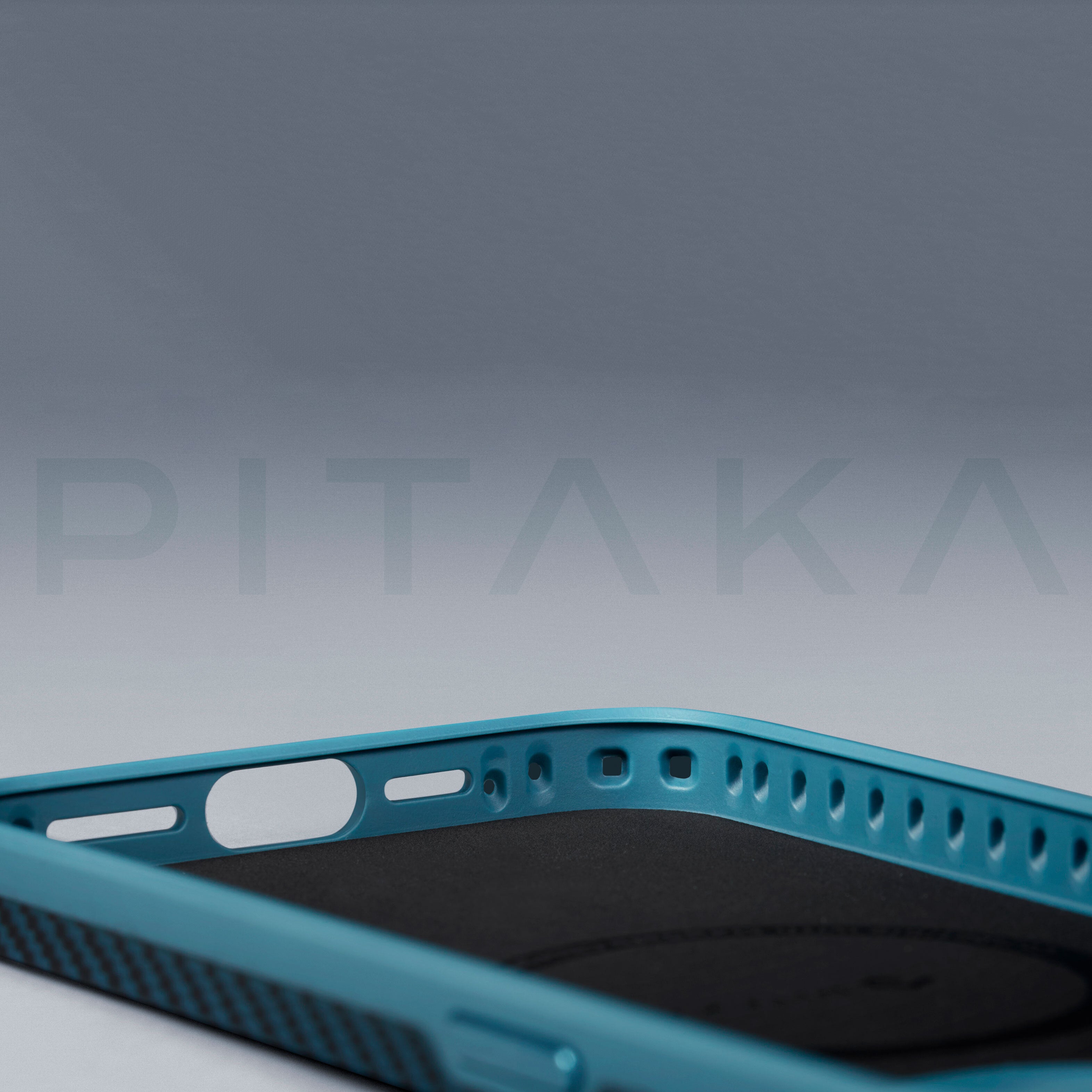 iPhone 15 Pro Kılıf M-safe Şarj Özellikli 1500D Aramid Karbon Fiber Pitaka Military-Grade Classic Serisi Black-Grey Twill Kılıf