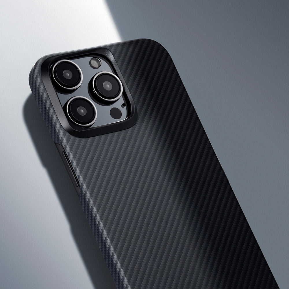 iPhone 15 Pro Kılıf M-safe Şarj Özellikli 600D Aramid Karbon Fiber Pitaka Ultra-Slim Classic Serisi Black-Grey Twill Kılıf