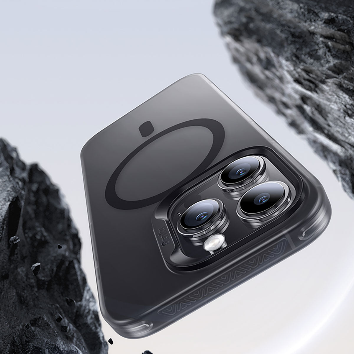 iPhone 15 Pro Kılıf M-safe Şarj Özellikli Benks Lucid Armor Kılıf