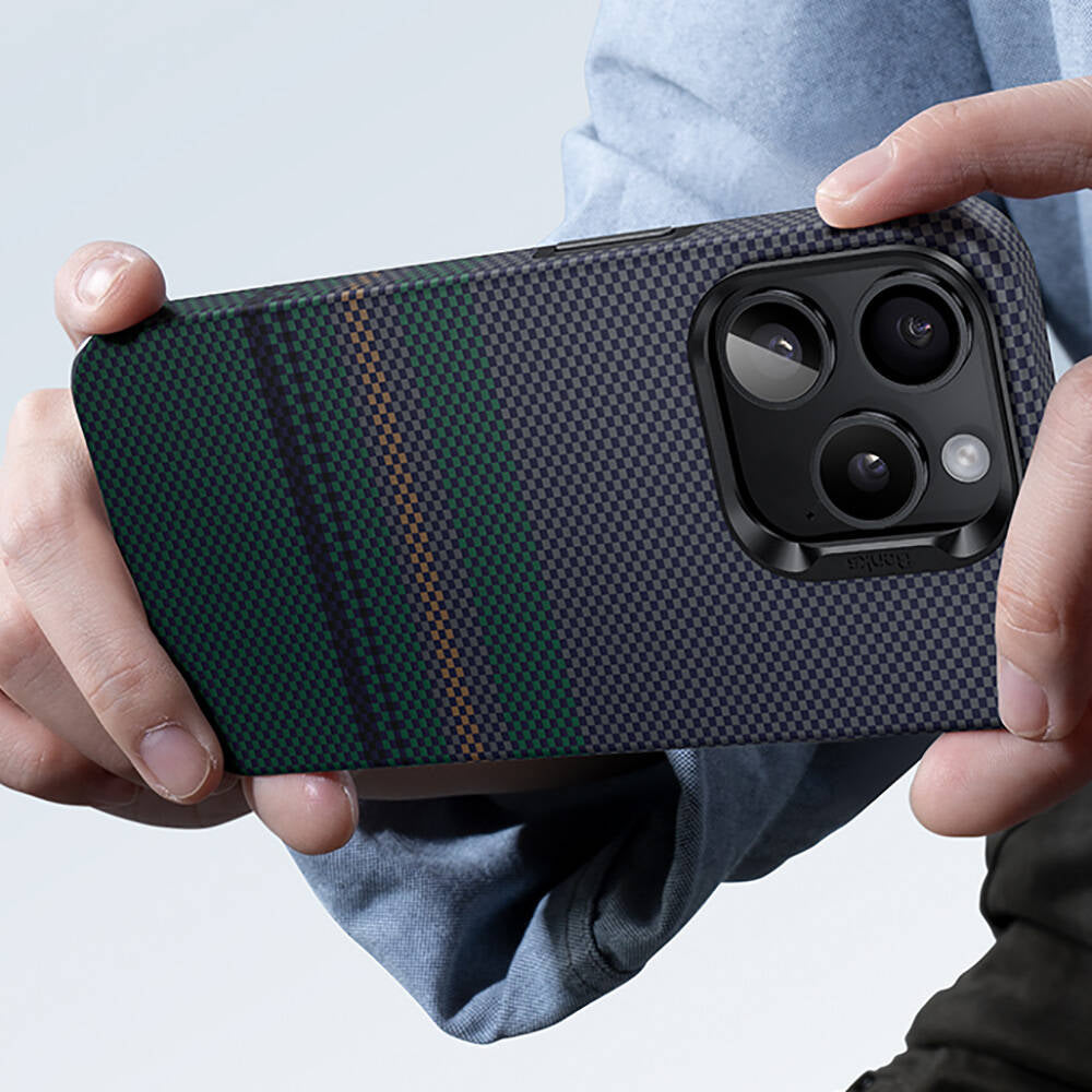 iPhone 15 Pro Kılıf M-safe Şarj Özellikli Karbon Fiber Tasarımlı Benks Aurora ArmorPro Kevlar Kılıf