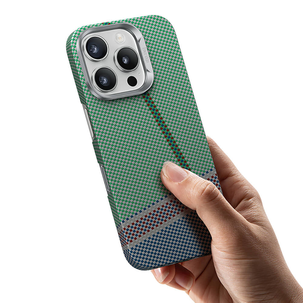 iPhone 15 Pro Kılıf M-safe Şarj Özellikli Karbon Fiber Tasarımlı Benks Passion Green ArmorAir Kevlar Kılıf