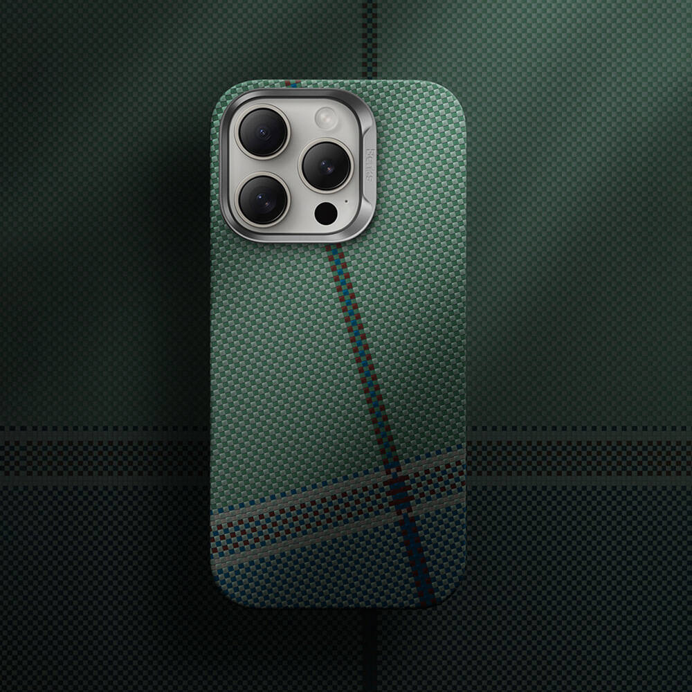 iPhone 15 Pro Kılıf M-safe Şarj Özellikli Karbon Fiber Tasarımlı Benks Passion Green ArmorAir Kevlar Kılıf