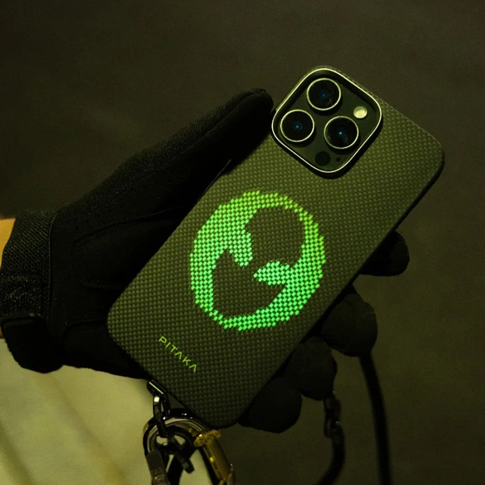 iPhone 15 Pro Kılıf M-safe Şarj Özellikli Lumintex Teknolojili Fosforlu Aramid Karbon Fiber Pitaka Tactile Woven Aries Serisi Kılıf