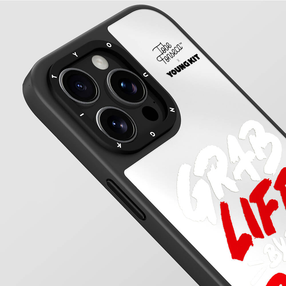 iPhone 15 Pro Kılıf Tobias Fonseca Tasarımlı Youngkit Mirror Kılıf