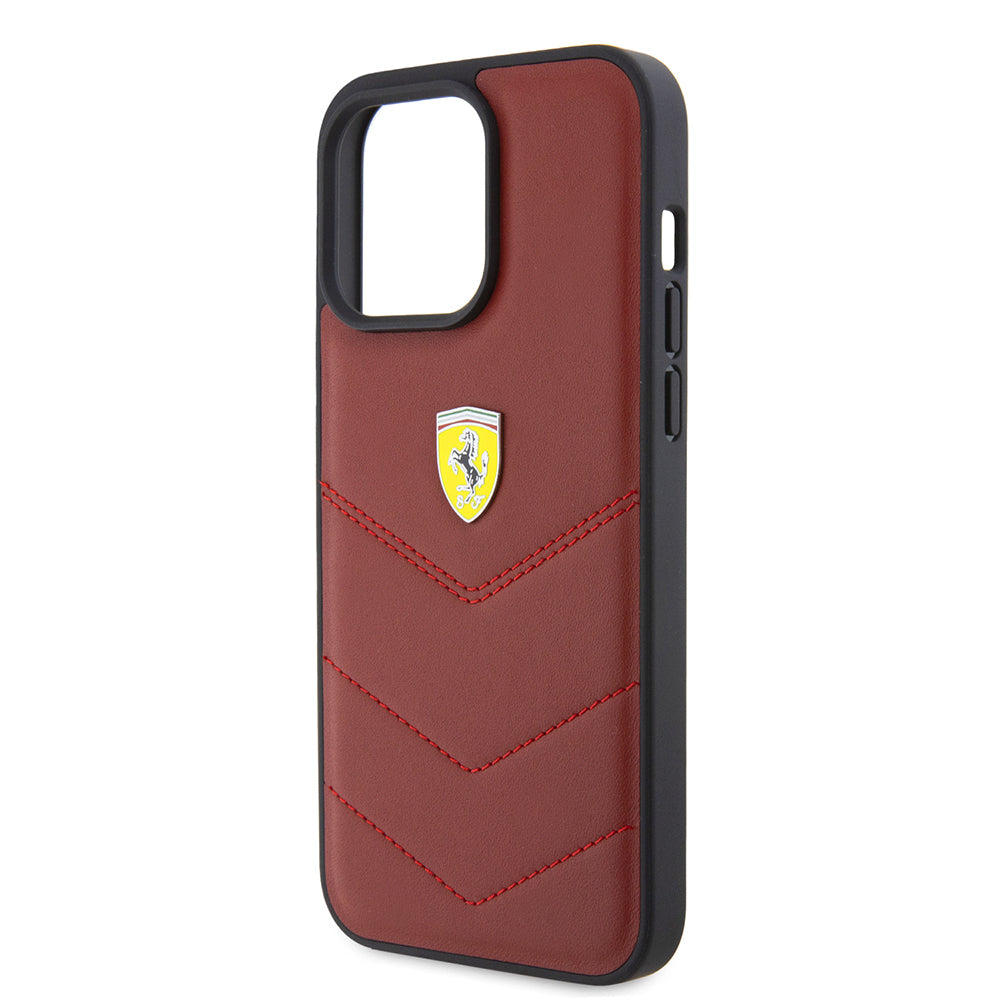iPhone 15 Pro Max Kılıf Ferrari orijinal Lisanslı Deri Dikişli Arka Yüzey Metal Logo Tasarımlı Kılıf