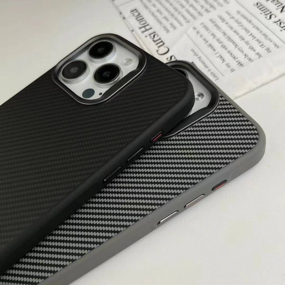 iPhone 15 Pro Max Kılıf M-safe Şarj Özellikli Karbon Fiber Görünümlü Zore Troy Kılıf