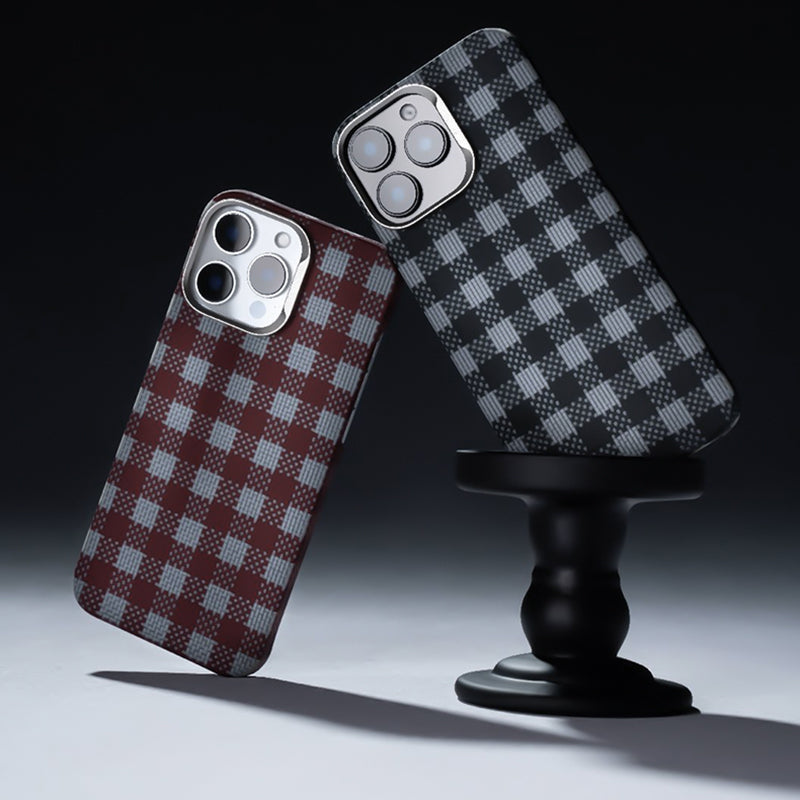 iPhone 15 Pro Max Kılıf M-safe Şarj Özellikli Ekose Tasarımlı Benks ArmorVichy Kevlar Kılıf