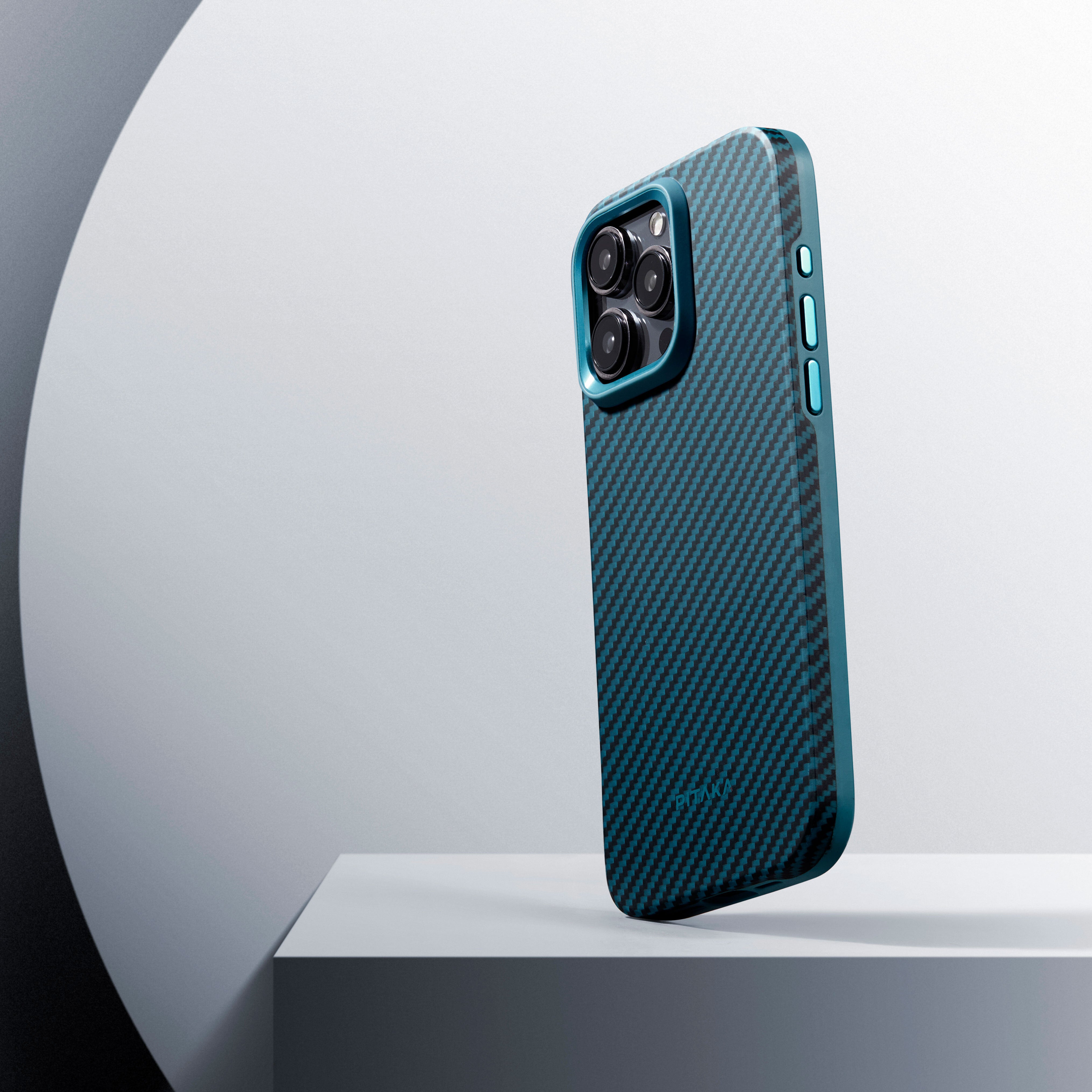 iPhone 15 Pro Max Kılıf M-safe Şarj Özellikli 1500D Aramid Fiber Pitaka Military-Grade Classic Serisi Black-Grey Twill Kılıf