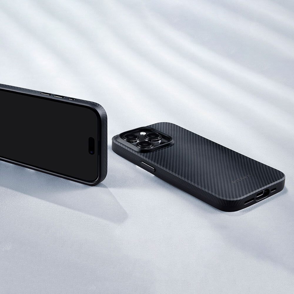 iPhone 15 Pro Max Kılıf M-safe Şarj Özellikli 600D Aramid Karbon Fiber Pitaka Military-Grade Classic Serisi Black-Grey Twill Kılıf