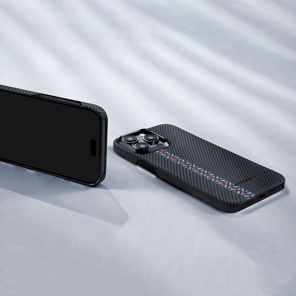 iPhone 15 Pro Max Kılıf M-safe Şarj Özellikli 600D Aramid Karbon Fiber Pitaka Tactile Woven Orchestra Serisi Rhapsody Kılıf