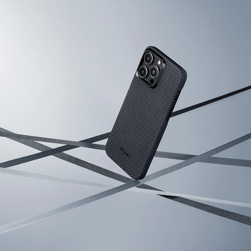 iPhone 15 Pro Max Kılıf M-safe Şarj Özellikli 600D Aramid Fiber Pitaka Ultra-Slim Classic Serisi Black-Grey Twill Kılıf