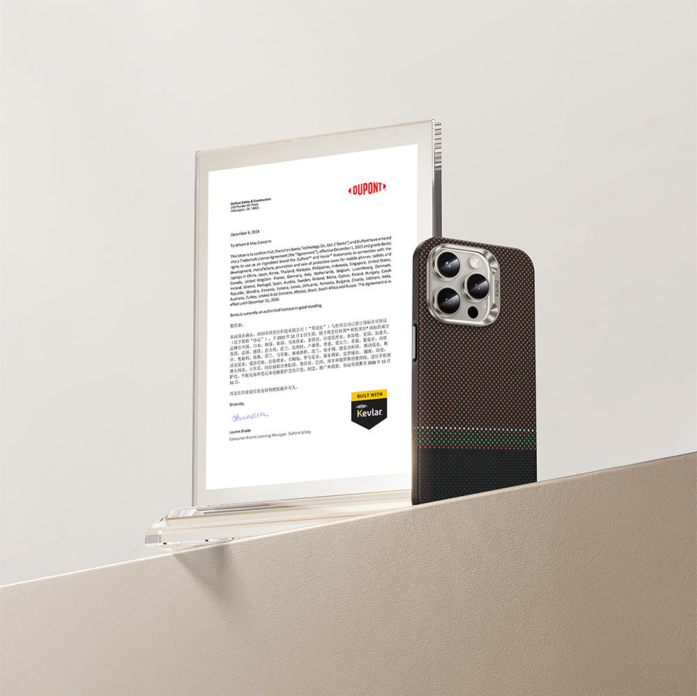 iPhone 15 Pro Max Kılıf M-safe Şarj Özellikli Karbon Fiber Tasarımlı Benks Prestige ArmorPro Kevlar Kılıf