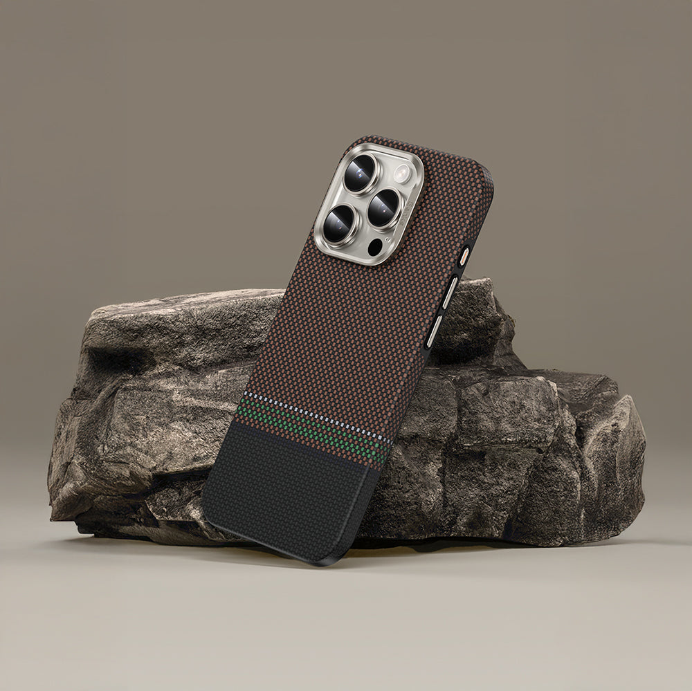 iPhone 15 Pro Max Kılıf M-safe Şarj Özellikli Karbon Fiber Tasarımlı Benks Prestige ArmorPro Kevlar Kılıf