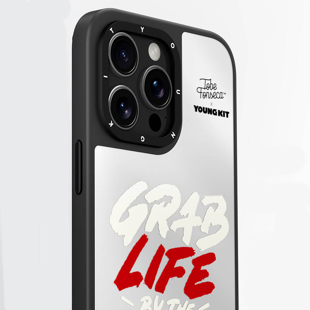iPhone 15 Pro Max Kılıf Tobias Fonseca Tasarımlı Youngkit Mirror Kılıf