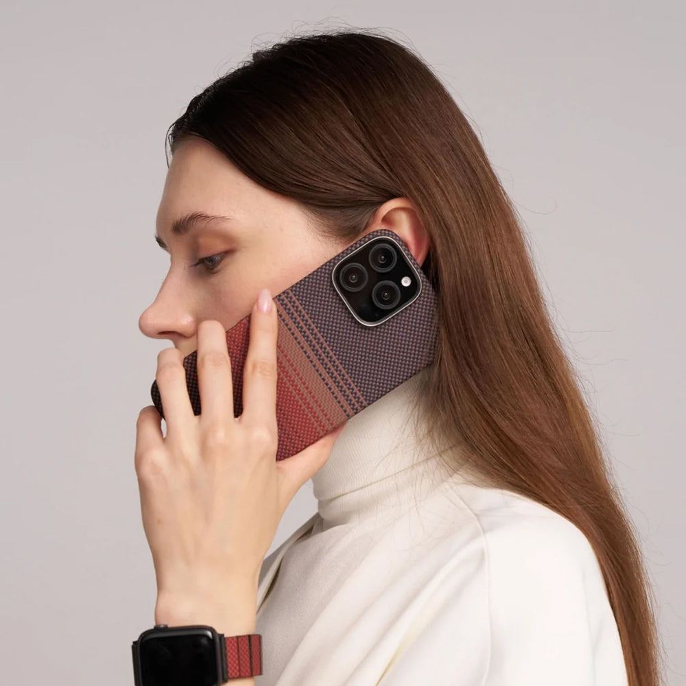 iPhone 16 Plus Kılıf M-safe Şarj Özellikli Aramid Karbon Fiber Pitaka Tactile Woven Sunset-Moonrise Serisi Sunset Kılıf