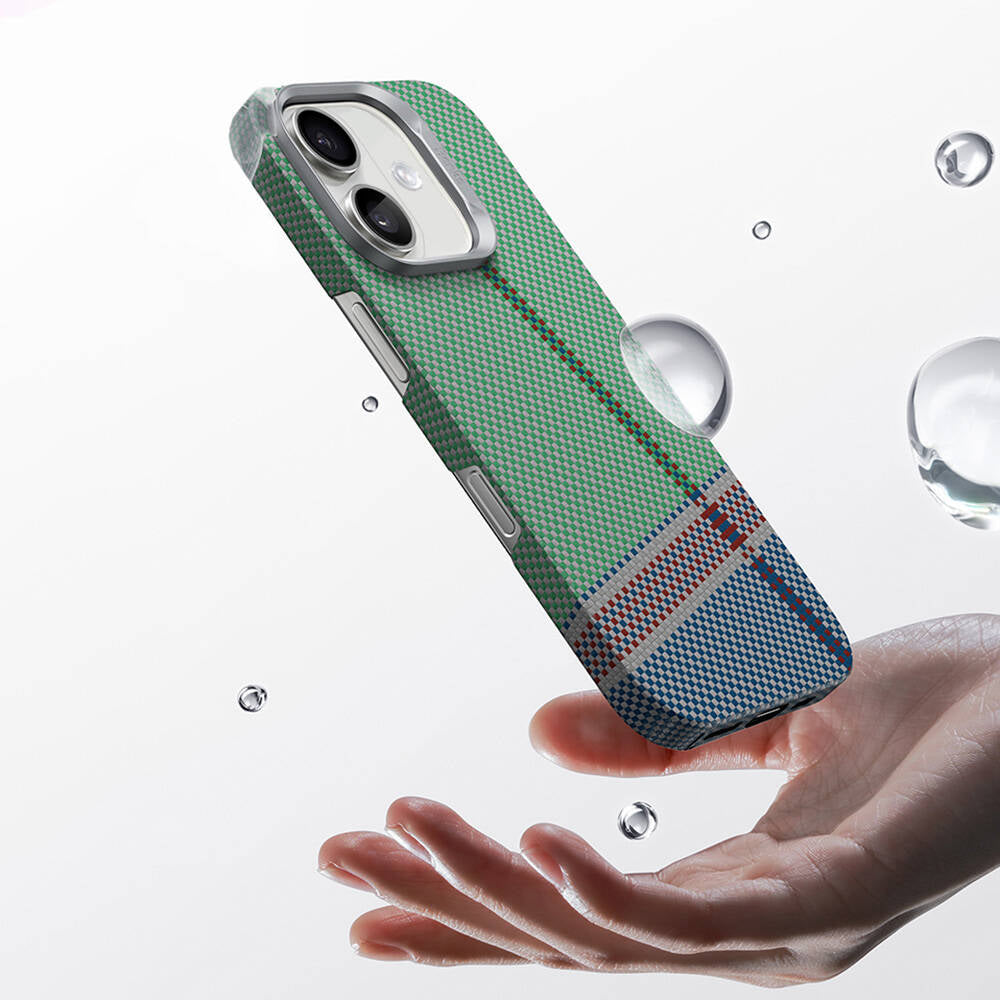 iPhone 16 Plus Kılıf M-safe Şarj Özellikli Karbon Fiber Tasarımlı Benks Passion Green ArmorAir Kevlar Kılıf