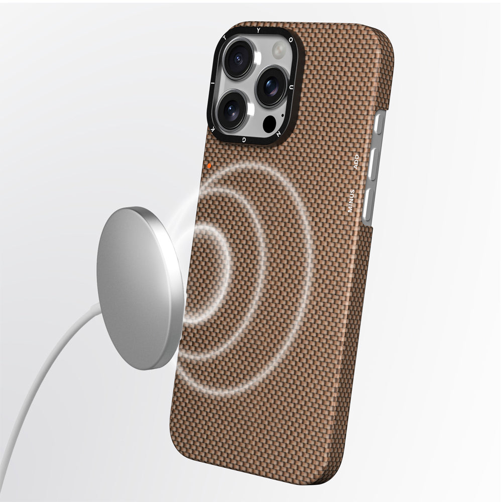 iPhone 16 Pro Kılıf M-safe Şarj Özellikli Aramid Fiber Youngkit 1500D Extreme Wing Titanyum-Gold Serisi Kılıf
