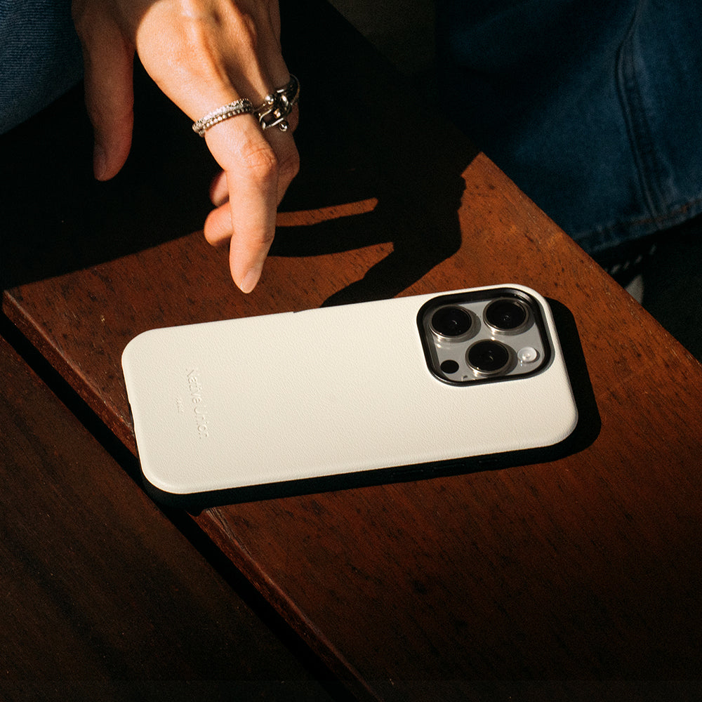iPhone 16 Pro Kılıf M-safe Şarj Özellikli Deri Görünümlü Native Union 2024 Active Serisi Kılıf