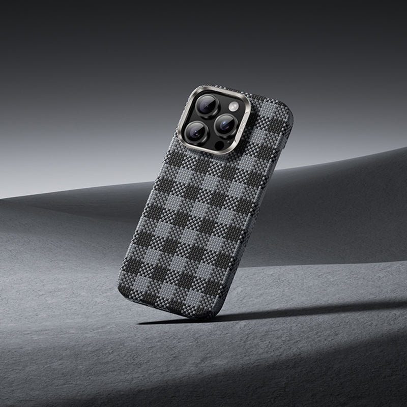 iPhone 16 Pro Kılıf M-safe Şarj Özellikli Ekose Tasarımlı Benks ArmorVichy Kevlar Karbon Kılıf