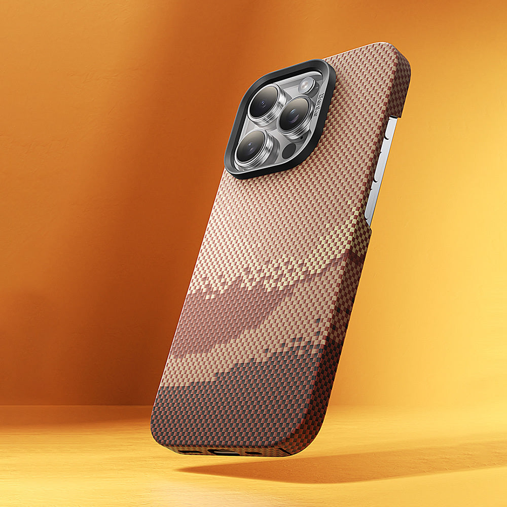 iPhone 16 Pro Kılıf M-safe Şarj Özellikli Benks GoldenTide ArmorAir 600D Kevlar Karbon Kılıf