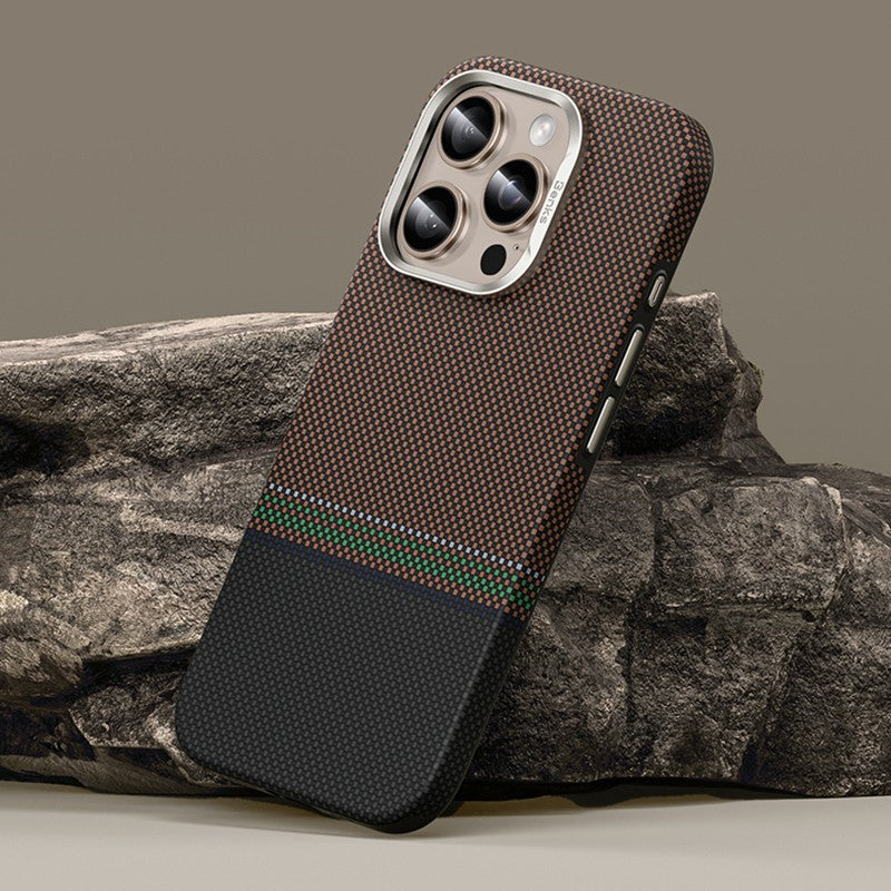 iPhone 16 Pro Kılıf M-safe Şarj Özellikli Karbon Fiber Tasarımlı Benks Prestige ArmorPro Kevlar Kılıf