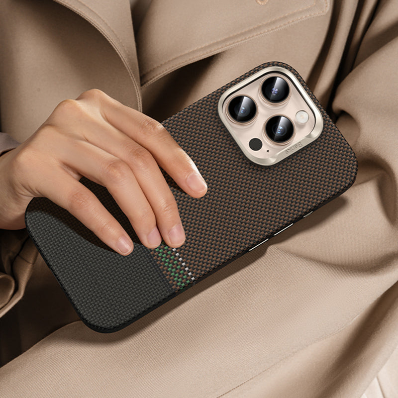 iPhone 16 Pro Kılıf M-safe Şarj Özellikli Karbon Fiber Tasarımlı Benks Prestige ArmorPro Kevlar Kılıf