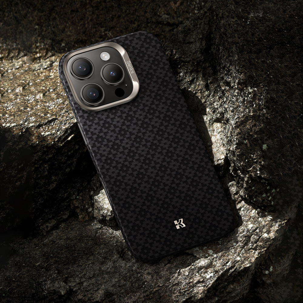 iPhone 16 Pro Max Kılıf M-Safe Şarj Özellikli Benks ArmorAir ArmorGrid Serisi Kevlar Karbon Kılıf
