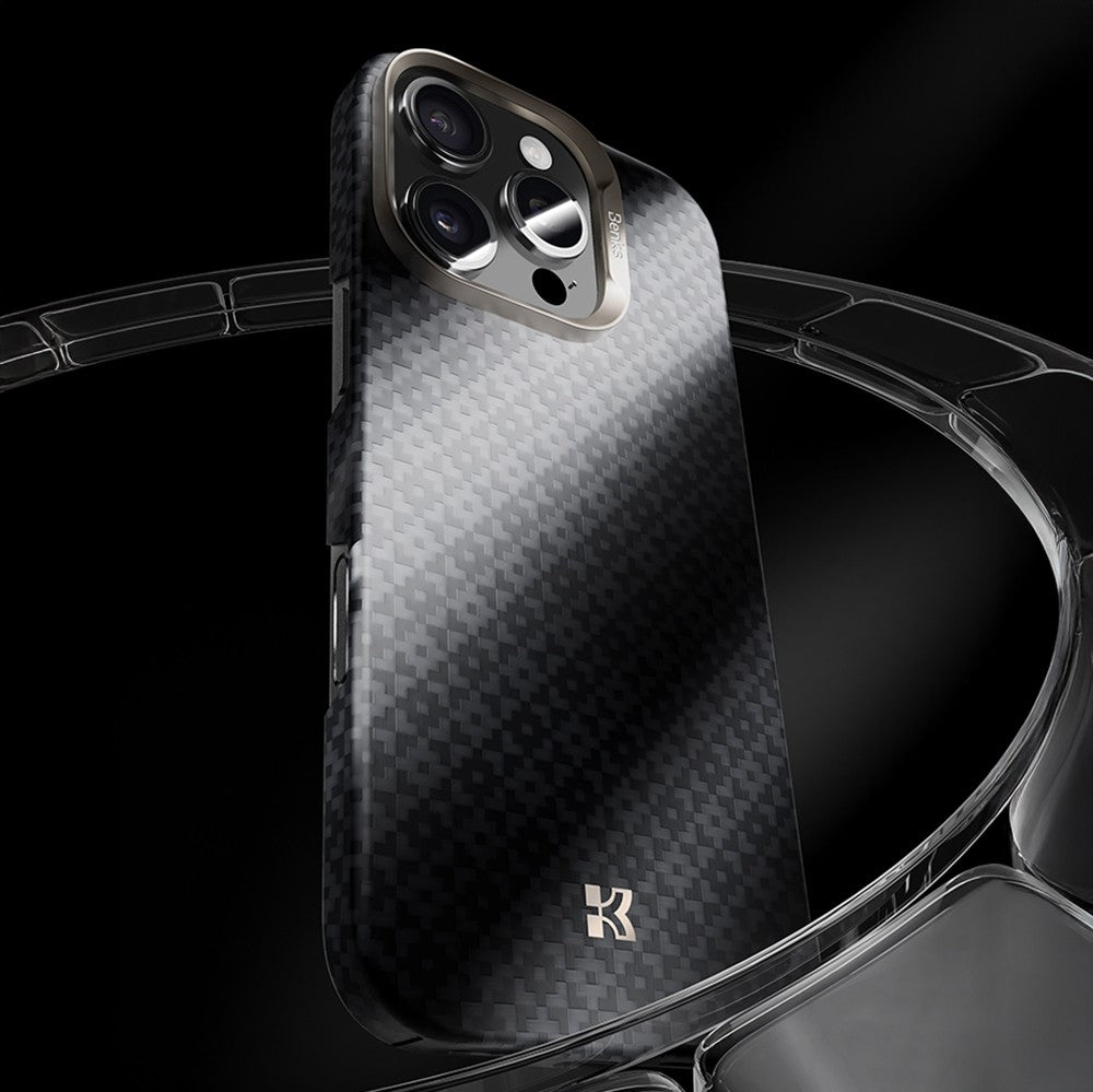 iPhone 16 Pro Max Kılıf M-Safe Şarj Özellikli Benks ArmorAir ArmorGrid Serisi Kevlar Karbon Kılıf