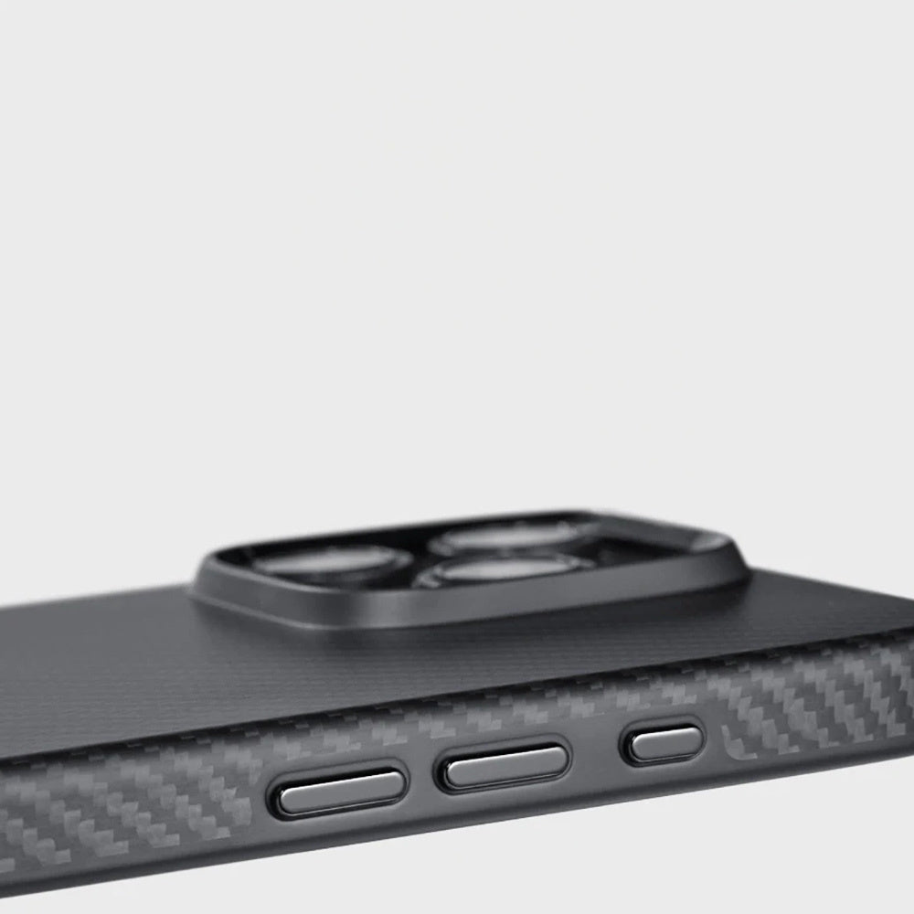 iPhone 16 Pro Max Kılıf M-safe Şarj Özellikli Aramid Karbon Fiber Pitaka Military-Grade Classic Serisi Black-Grey Twill Kılıf