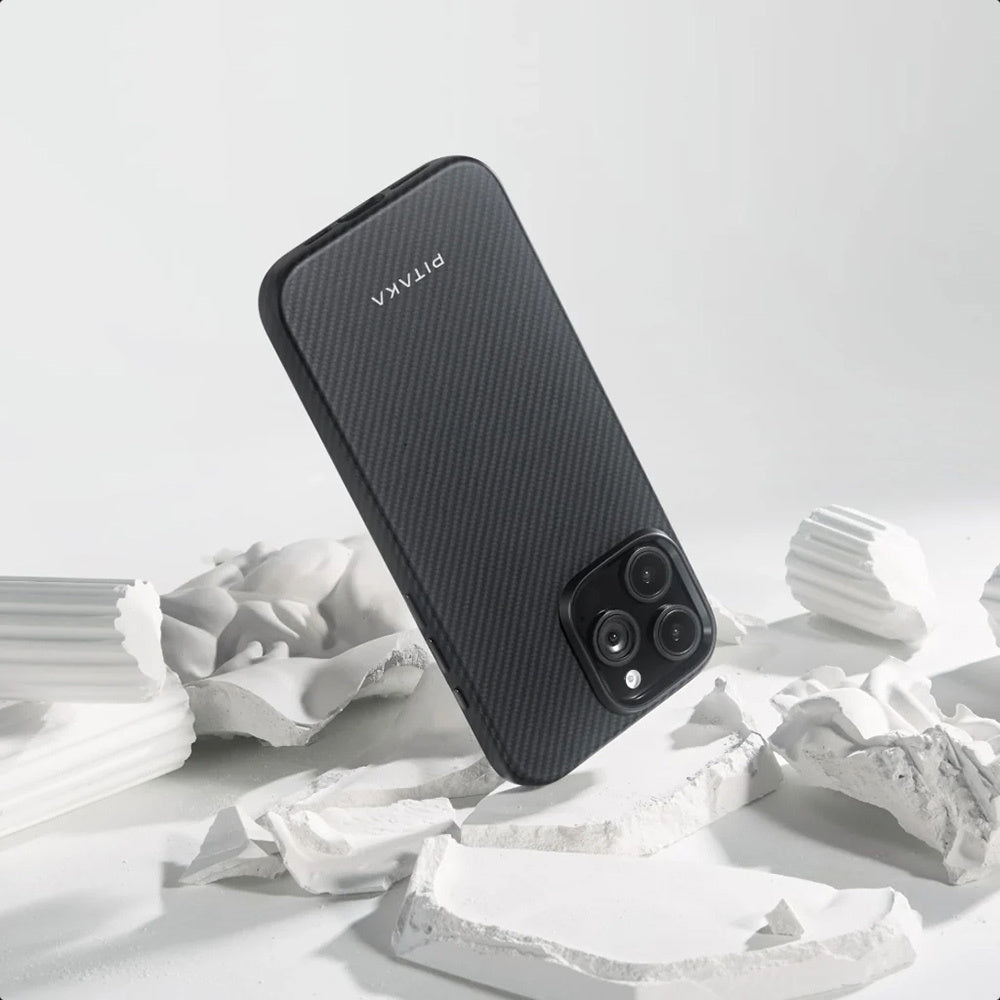iPhone 16 Pro Max Kılıf M-safe Şarj Özellikli Aramid Karbon Fiber Pitaka Military-Grade Classic Serisi Black-Grey Twill Kılıf