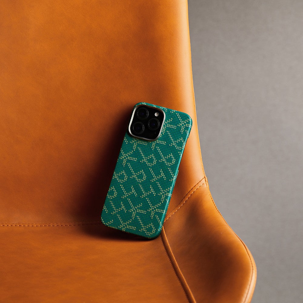 iPhone 16 Pro Max Kılıf M-safe Şarj Özellikli Aramid Karbon Fiber Pitaka Tactile Woven Monogram Serisi Kılıf