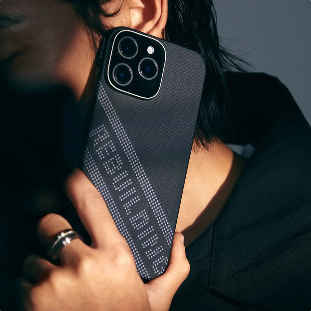 iPhone 16 Pro Max Kılıf M-safe Şarj Özellikli Aramid Karbon Fiber Re-TROS Tasarımlı Pitaka Tactile Woven Rebuilding Serisi Kılıf