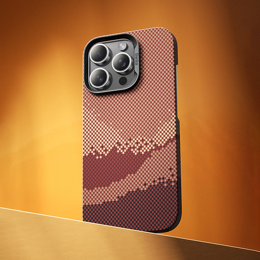 iPhone 16 Pro Max Kılıf M-safe Şarj Özellikli Benks GoldenTide ArmorAir 600D Kevlar Karbon Kılıf